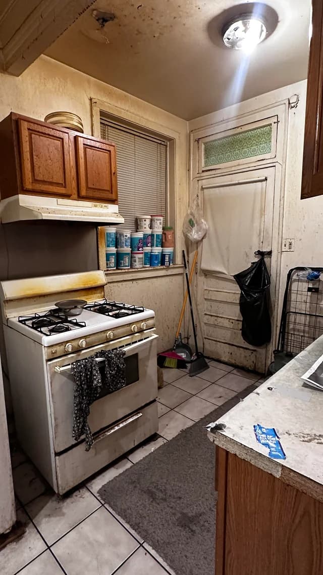 Before: Kitchen Deep Clean